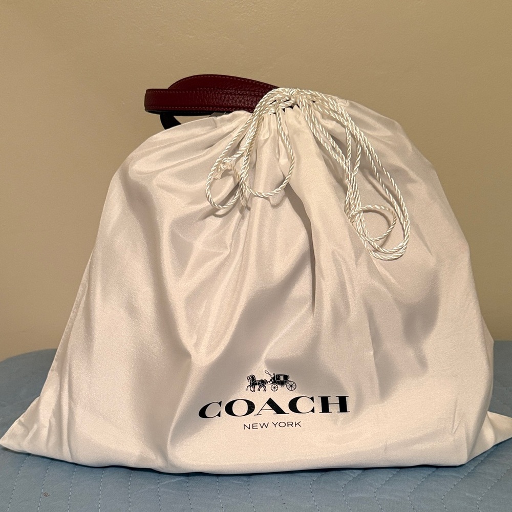 Coach Burgundy Pebbled Leather Shoulder Bag with Gold Hardware - Picture 10 of 10